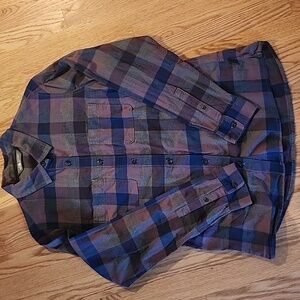 NWOT The North Face Purple and Blue Plaid Flannel Shirt - Size MEDIUM